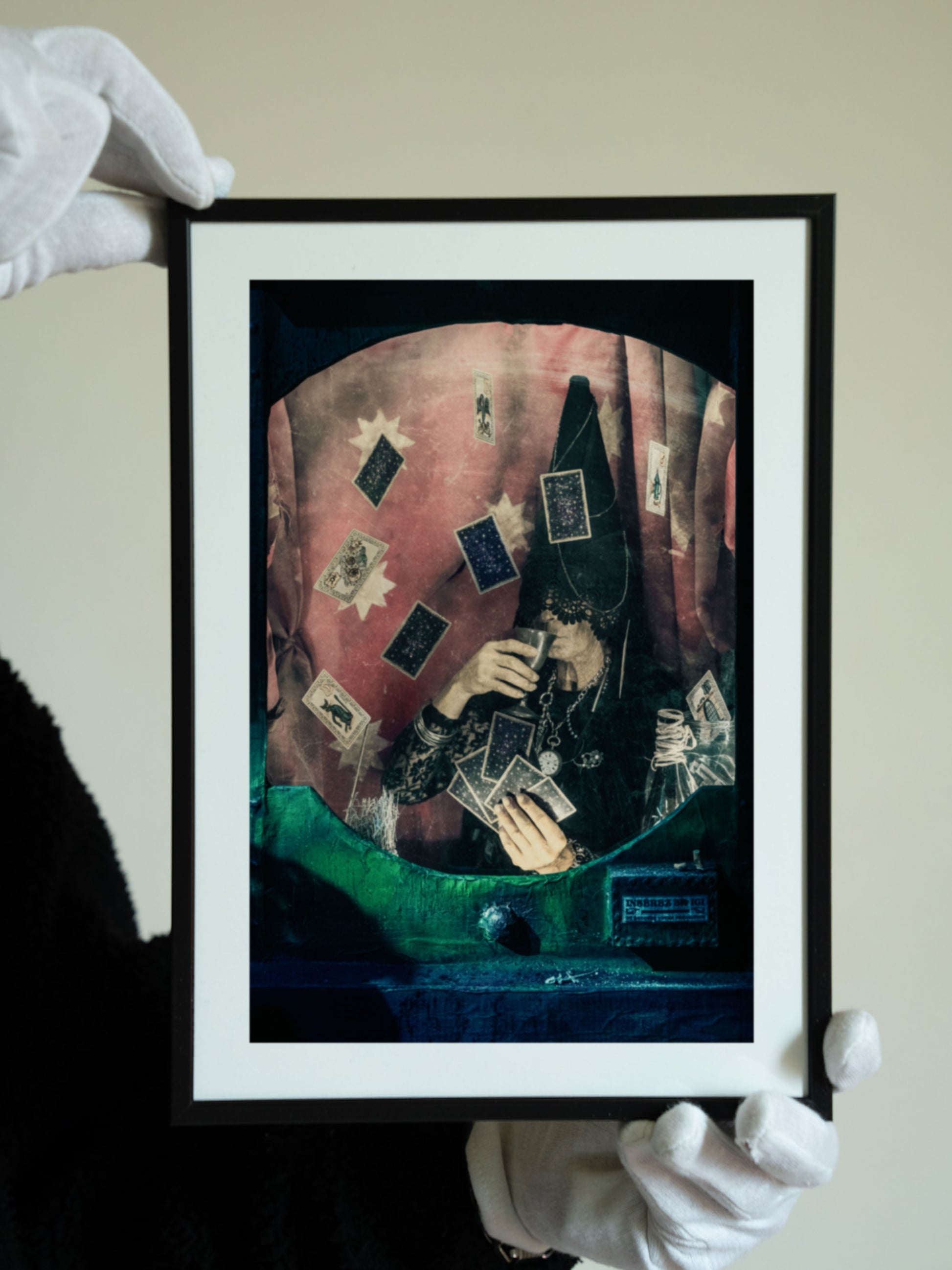 Florian Sanna aka Abuz One - Photographe Auteur et Artiste Visuel - Mauvaizélève - Entre 4 Murs - Les Zotres - Entre 4 Murs - Hors Cadre - Béziers - Open Edition - Tirages de l'atelier - Mme Blind - Kesh Le Clown Sensible