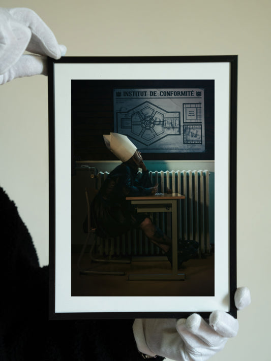 Florian Sanna aka Abuz One - Photographe Auteur et Artiste Visuel - Mauvaizélève - Entre 4 Murs - Les Zotres - Entre 4 Murs - Hors Cadre - Béziers - Open Edition - Tirages de l'atelier - Mme Blind - Kesh Le Clown Sensible - L'institut - Le Piquet - La ville des lumières oubliées - 