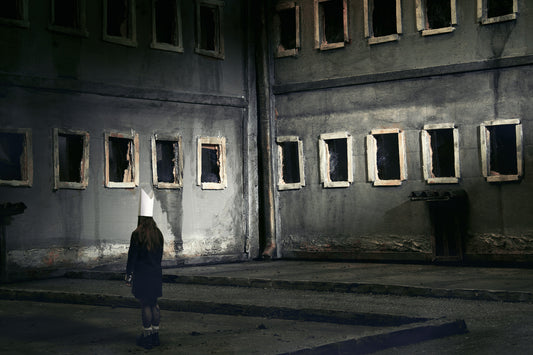 Florian Sanna aka Abuz One - Photographe Auteur et Artiste Visuel - Mauvaizélève - Entre 4 Murs - Les Zotres - Face au mur